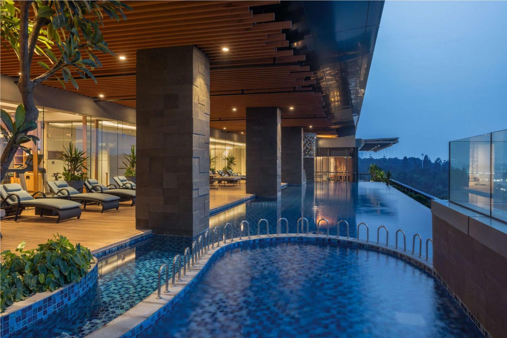 Doubletree By Hilton Jakarta Bintaro Jaya Serpong Extérieur photo