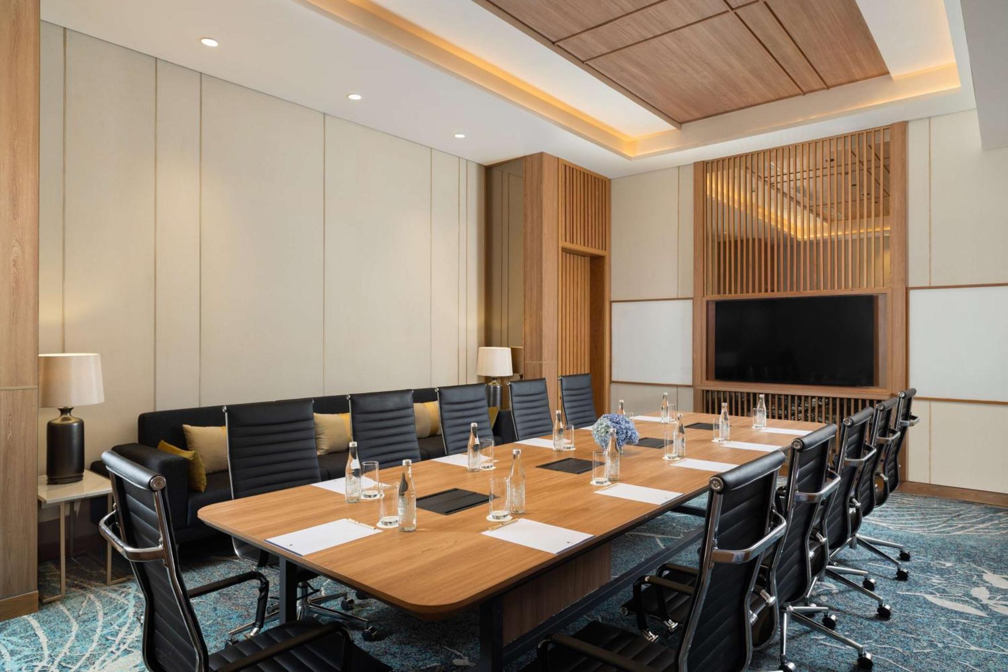 Doubletree By Hilton Jakarta Bintaro Jaya Serpong Extérieur photo