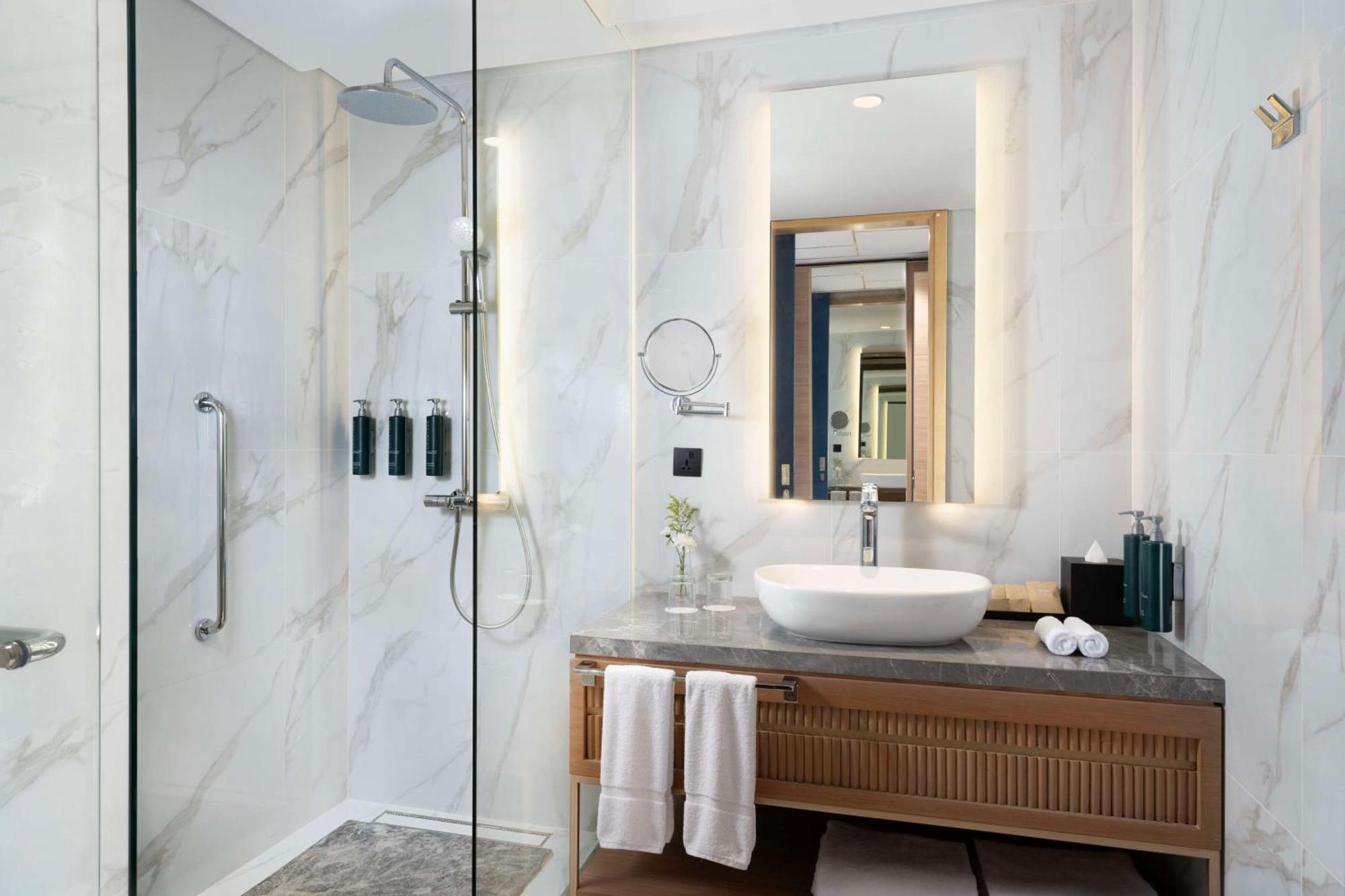 Doubletree By Hilton Jakarta Bintaro Jaya Serpong Extérieur photo